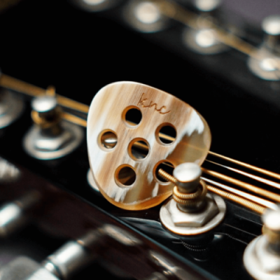 knc-picks-boynuz-gypsy-jazz-pena